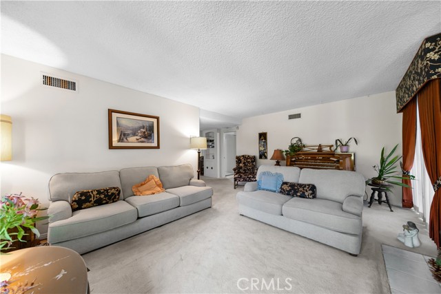 3032 Pietro Drive, Hacienda Heights CA: https://media.crmls.org/medias/7a5cf595-0054-4e5e-b2e3-f74a4de535f7.jpg