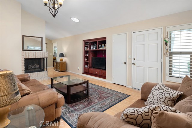 Detail Gallery Image 8 of 31 For 1400 Market St, Vista,  CA 92084 - 2 Beds | 2 Baths
