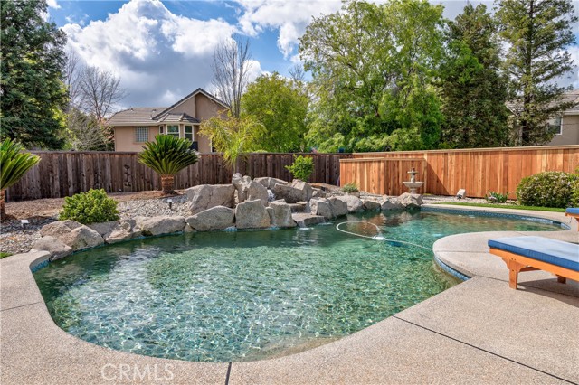 Detail Gallery Image 36 of 41 For 879 E Newcastle Ln, Fresno,  CA 93720 - 3 Beds | 2/1 Baths