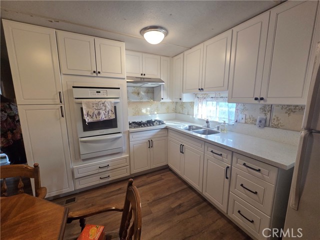 Detail Gallery Image 4 of 27 For 437 W Sp 3a Carson Street, Carson,  CA 90745 - 1 Beds | 1 Baths