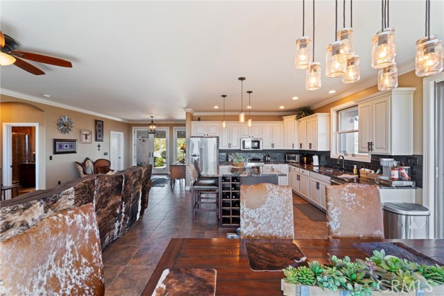 Detail Gallery Image 10 of 75 For 42955 Irons Rd, Aguanga,  CA 92536 - 5 Beds | 5 Baths
