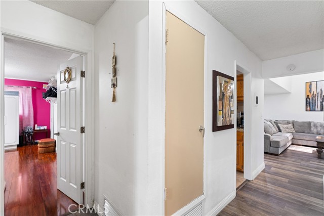 Detail Gallery Image 22 of 44 For 2011 W Katella, Anaheim,  CA 92804 - 4 Beds | 2 Baths