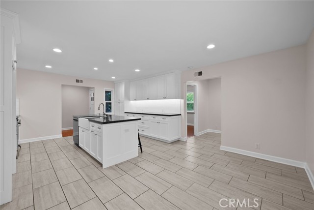 Detail Gallery Image 9 of 52 For 17148 Stare St, Northridge,  CA 91325 - 7 Beds | 5 Baths