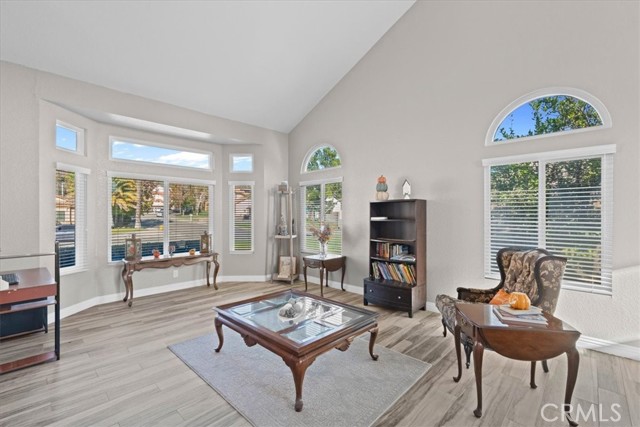 Detail Gallery Image 9 of 49 For 3061 W Comstock Rd, San Bernardino,  CA 92407 - 5 Beds | 3 Baths