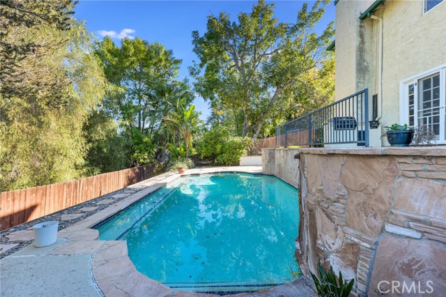 Detail Gallery Image 36 of 46 For 22781 Macfarlane Dr, Woodland Hills,  CA 91364 - 3 Beds | 3/1 Baths