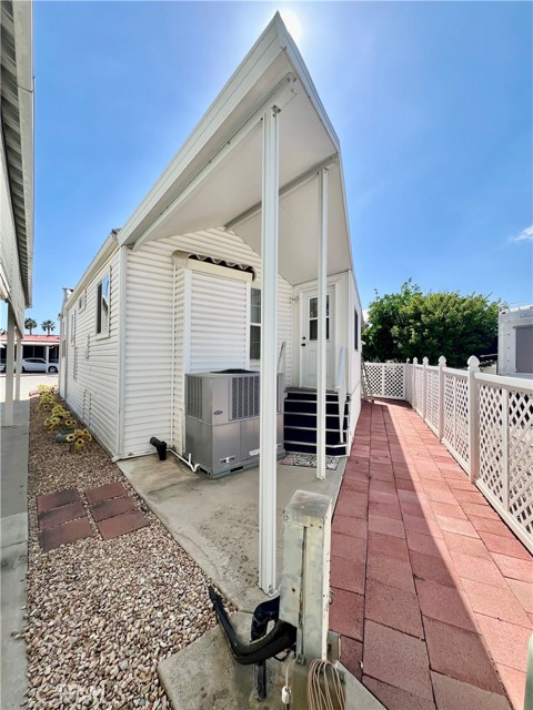 1295 S Cawston Avenue, Hemet CA: https://media.crmls.org/medias/7a5fce3e-8b9f-46af-bc1b-9a6bc4c4287f.jpg