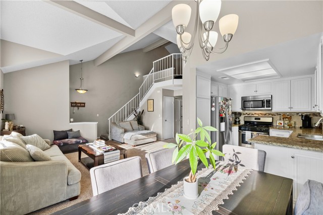 Detail Gallery Image 8 of 42 For 26964 Flo Ln #324,  Canyon Country,  CA 91351 - 2 Beds | 2 Baths