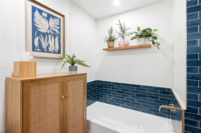 Detail Gallery Image 38 of 54 For 17711 Margate St #103,  Encino,  CA 91316 - 2 Beds | 1/1 Baths