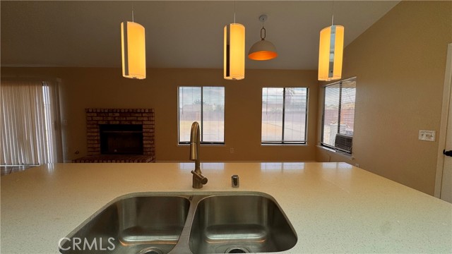 Detail Gallery Image 13 of 36 For 13677 Ivanpah, Apple Valley,  CA 92308 - 3 Beds | 2 Baths