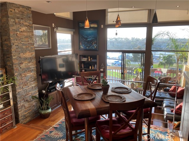 5327 Marina Pacifica N Drive, Long Beach CA: https://media.crmls.org/medias/7a63f22a-4904-4459-b6f5-257b76090265.jpg
