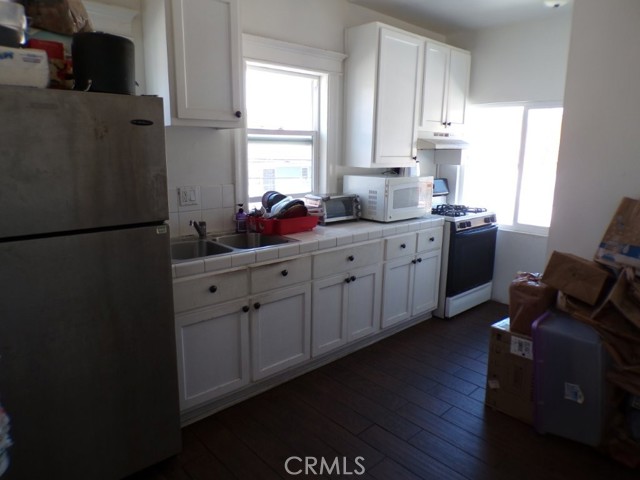 515 S Coronado Street, Los Angeles CA: https://media.crmls.org/medias/7a646112-0c2f-43e6-bbd8-93d43defd8d4.jpg