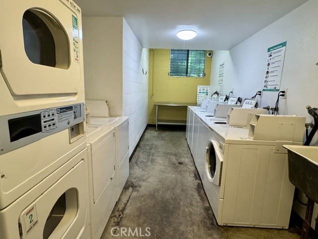 https://media.crmls.org/medias/7a647d27-e0db-4065-9d02-40b148a0c212.jpg?preset=X-Large