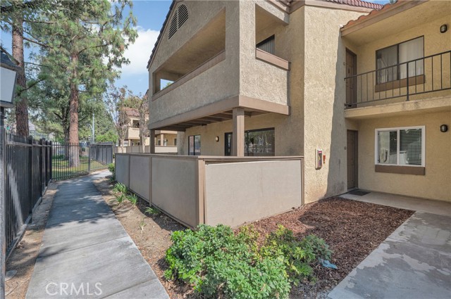 Detail Gallery Image 2 of 33 For 1110 W Blaine St #102,  Riverside,  CA 92507 - 2 Beds | 2 Baths