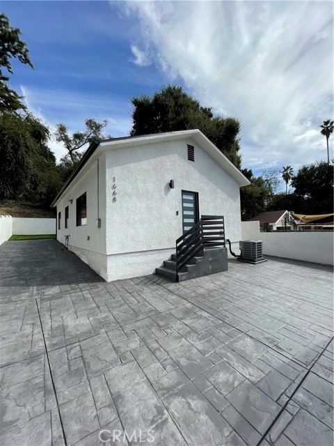 MLS# DW23192023
