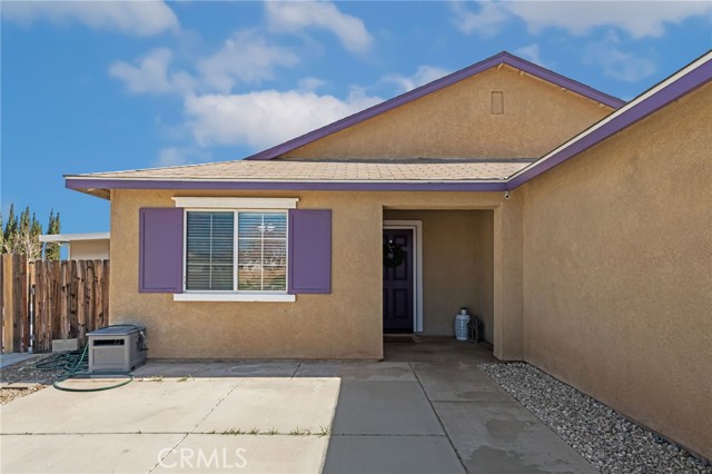 Detail Gallery Image 3 of 38 For 13293 Spicewood Ct, Victorville,  CA 92392 - 4 Beds | 2 Baths
