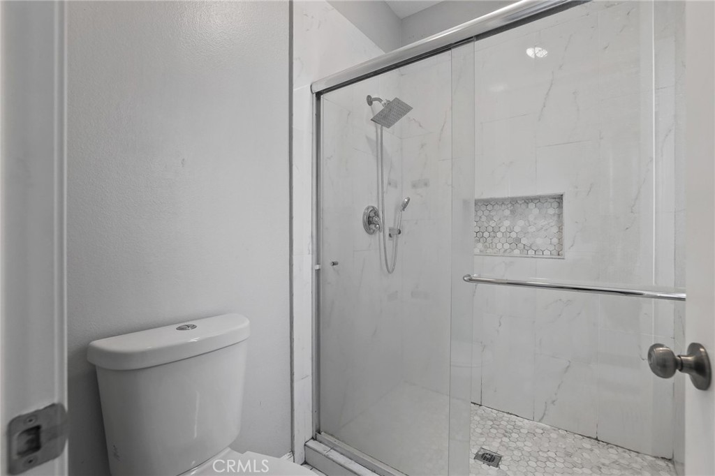 https://media.crmls.org/medias/7a677540-7f9d-4acd-8a85-f2ea75f0068d.jpg?preset=X-Large