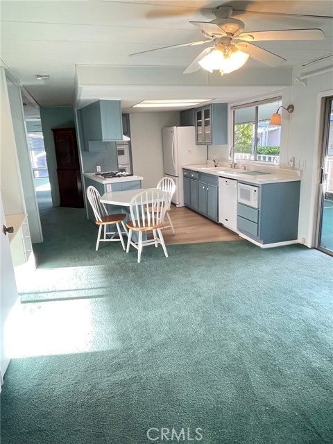 Detail Gallery Image 6 of 19 For 101 Malaga St #101,  Tustin,  CA 92780 - 2 Beds | 2 Baths