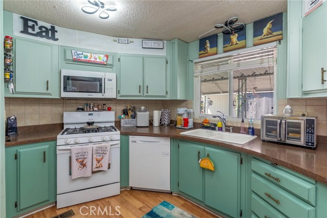 Detail Gallery Image 11 of 29 For 601 N Kirby St #450,  Hemet,  CA 92545 - 2 Beds | 2 Baths
