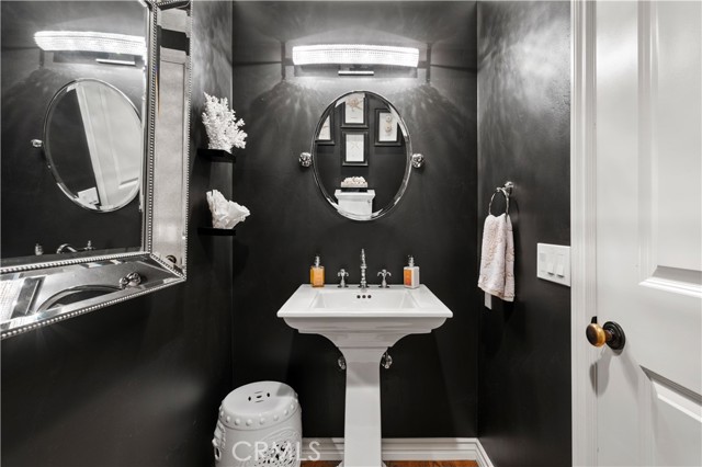 844 Temple Hills Drive, Laguna Beach CA: https://media.crmls.org/medias/7a69580d-b868-4434-915c-47497fe58db8.jpg