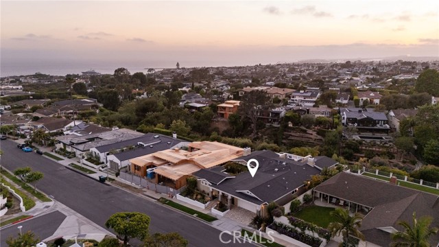 633 Rockford Road, Corona del Mar CA: https://media.crmls.org/medias/7a698b38-1eb6-4a8f-b16a-b3e7dbc75e62.jpg