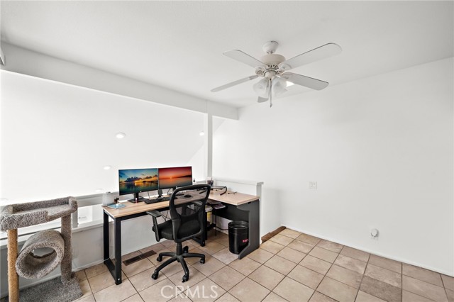 25761 Le Parc, Lake Forest CA: https://media.crmls.org/medias/7a69d19a-29e5-493e-a920-b2361241e48b.jpg