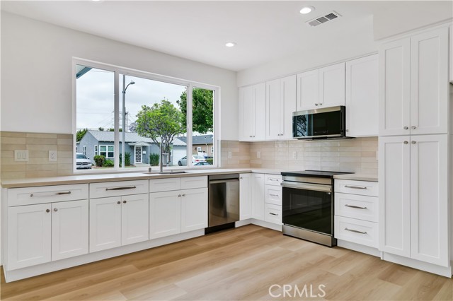 6168 Briercrest Avenue, Lakewood CA: https://media.crmls.org/medias/7a6a5c18-4c5d-4d74-88aa-881043cb8c0f.jpg