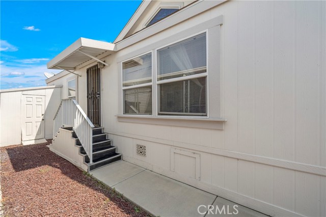 Detail Gallery Image 4 of 15 For 675 W Oakland Ave #E2,  Hemet,  CA 92543 - 3 Beds | 2 Baths