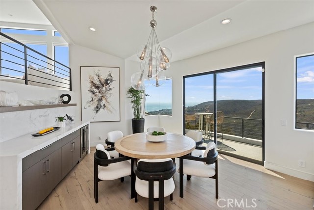 Detail Gallery Image 20 of 53 For 1425 Skyline, Laguna Beach,  CA 92651 - 4 Beds | 3/1 Baths