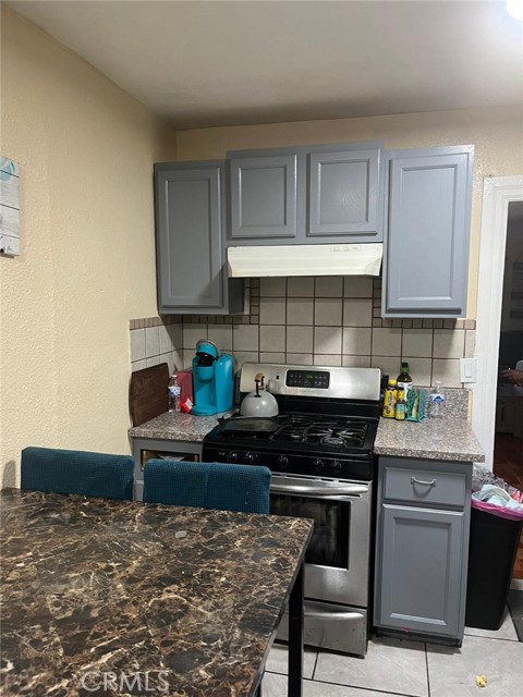 1824 E 109th Street, Los Angeles CA: https://media.crmls.org/medias/7a6dce23-2b3b-4dce-a04c-272cd61f59c6.jpg