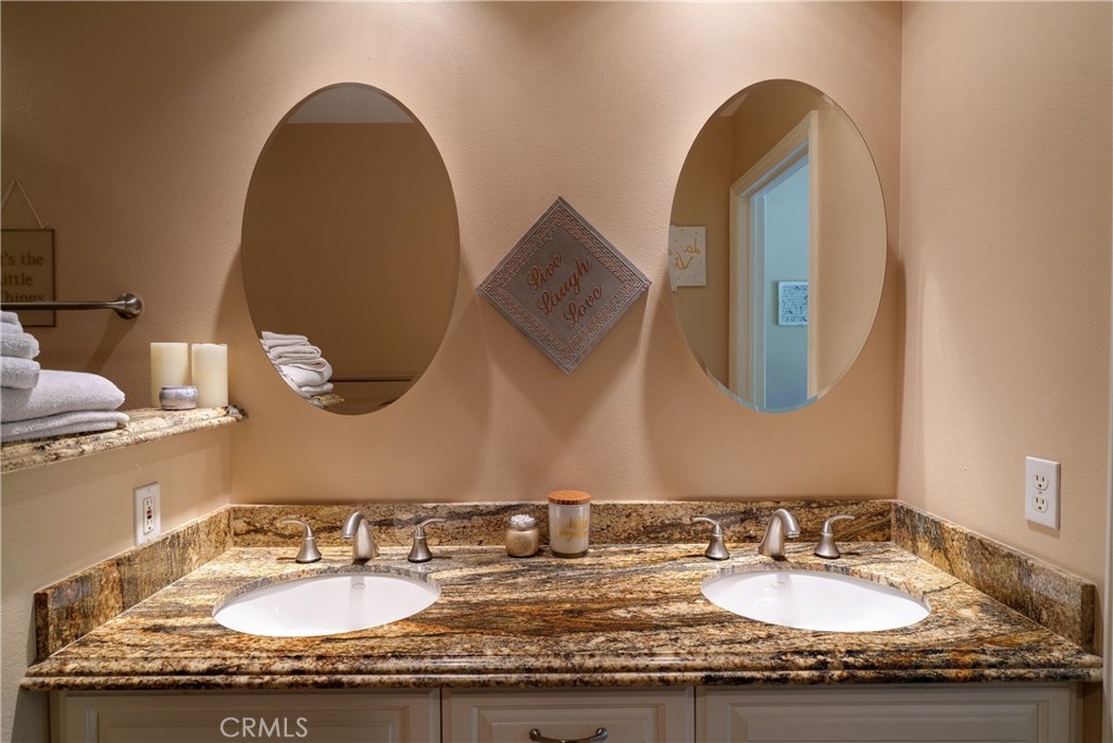 MLS #OC25219880 image #8