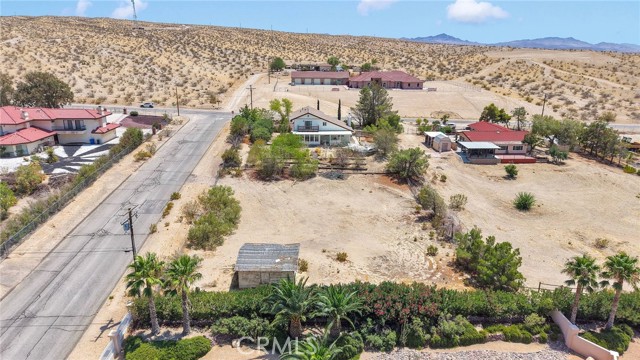 27580 Linda Vista Road, Barstow CA: https://media.crmls.org/medias/7a6e9338-5744-45ae-be11-200991d13ed9.jpg