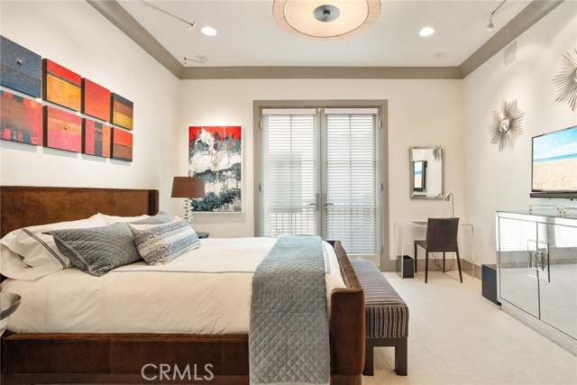 200 S Orange Grove Boulevard, Pasadena CA: https://media.crmls.org/medias/7a6eddb1-0324-4e54-b695-862790ad12af.jpg