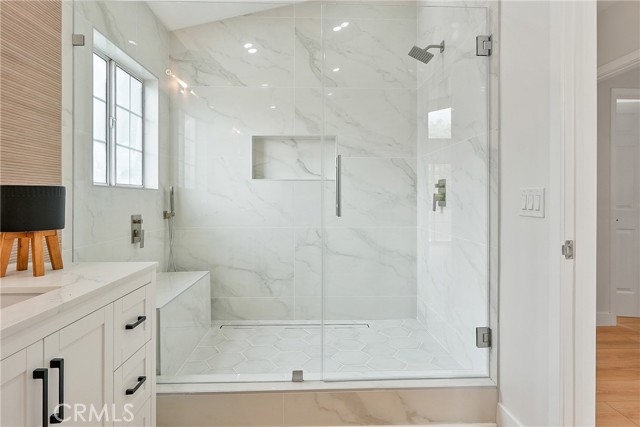 Detail Gallery Image 27 of 34 For 5165 Etiwanda Ave, Tarzana,  CA 91356 - 4 Beds | 5 Baths