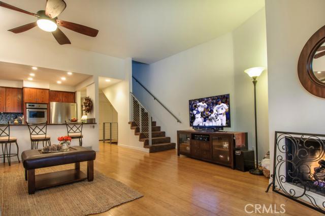 653 Manhattan Beach Boulevard, Manhattan Beach, California 90266, 2 Bedrooms Bedrooms, ,2 BathroomsBathrooms,Residential,Sold,Manhattan Beach,SB23171622