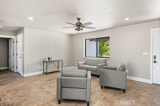Detail Gallery Image 4 of 40 For 5676 Paradise Ave, Paradise,  CA 95969 - 3 Beds | 2 Baths