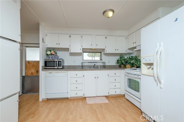 Detail Gallery Image 5 of 29 For 22601 Bear Valley Rd #56,  Apple Valley,  CA 92308 - 2 Beds | 1 Baths