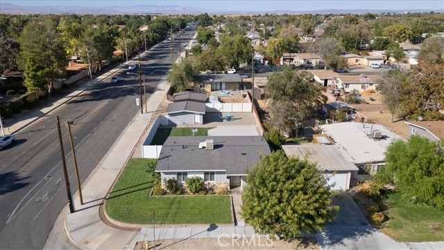 Detail Gallery Image 6 of 26 For 1451 W Ave. I, Lancaster,  CA 93534 - 3 Beds | 1 Baths