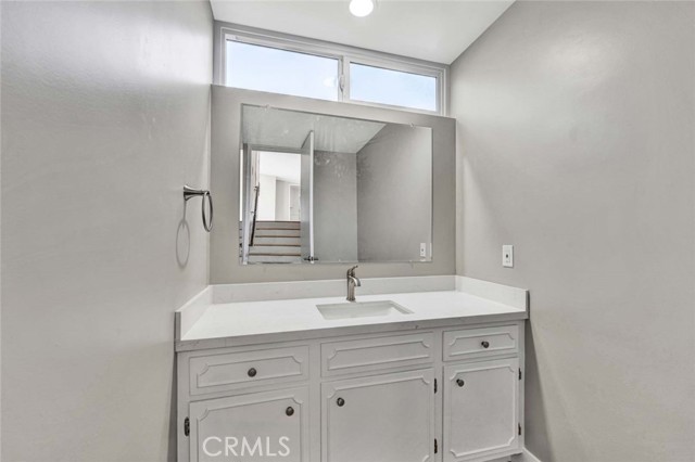 Detail Gallery Image 33 of 47 For 4338 Fairway Dr, Lakewood,  CA 90712 - 4 Beds | 3/1 Baths