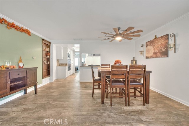 Detail Gallery Image 23 of 67 For 5026 Hersholt, Lakewood,  CA 90712 - 5 Beds | 2 Baths