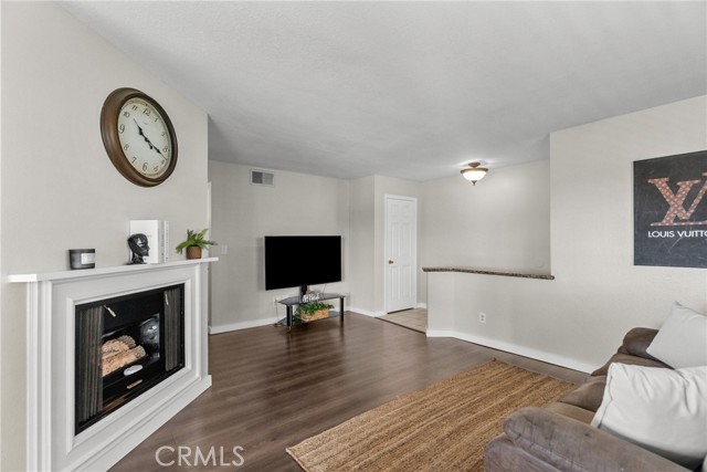 Detail Gallery Image 7 of 19 For 26762 Claudette St #417,  Canyon Country,  CA 91351 - 3 Beds | 2 Baths