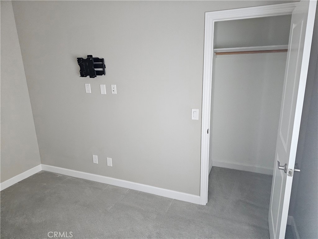 https://media.crmls.org/medias/7a730e1a-4c73-4808-a074-fe77ae65318d.jpg?preset=X-Large