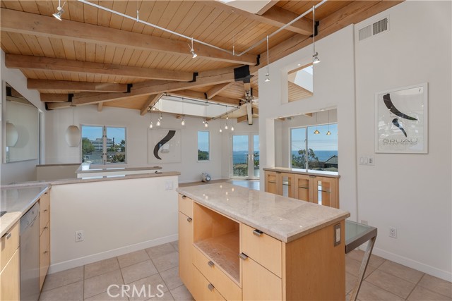 Detail Gallery Image 20 of 40 For 31685 3rd Ave, Laguna Beach,  CA 92651 - 2 Beds | 2 Baths
