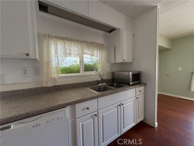 21100 State Street, San Jacinto CA: https://media.crmls.org/medias/7a73258a-c946-4aa1-83b5-4e2323cd2a59.jpg