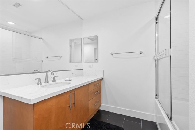 Detail Gallery Image 30 of 40 For 150 the Promenade #202,  Long Beach,  CA 90802 - 3 Beds | 3 Baths