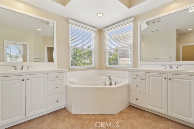 27 Antique Rose, Irvine CA: https://media.crmls.org/medias/7a751792-1f43-4bc5-b965-691df3576758.jpg