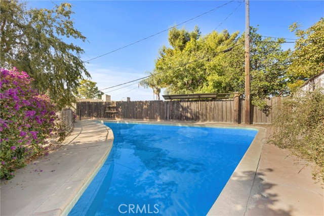 Detail Gallery Image 46 of 52 For 1800 Country Club Dr, Bakersfield,  CA 93306 - 5 Beds | 3 Baths