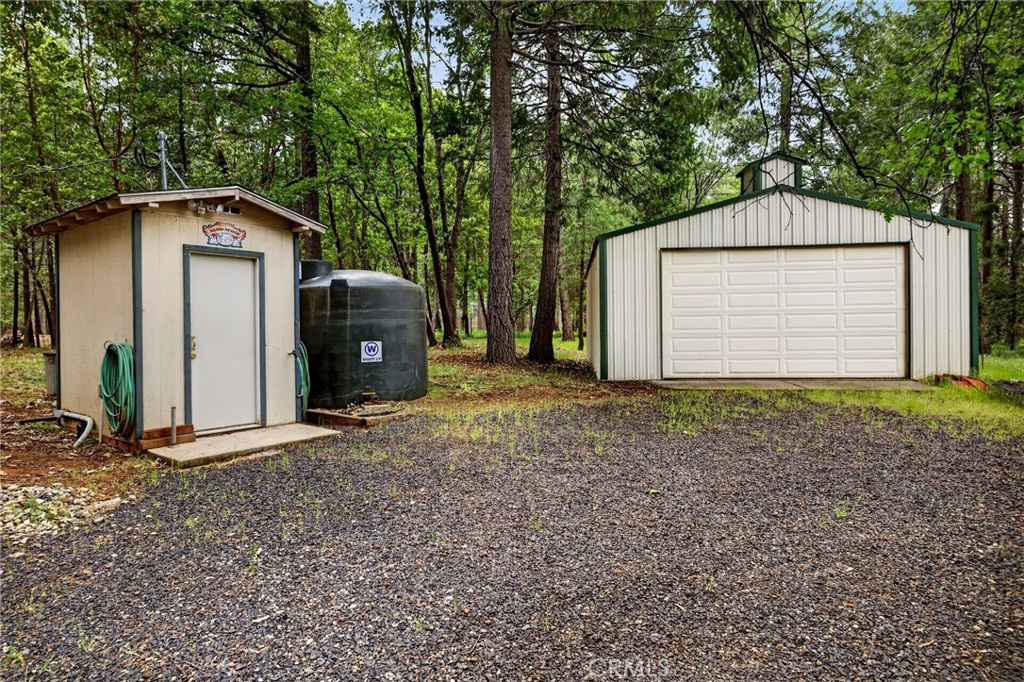 https://media.crmls.org/medias/7a75e02d-7fb9-4f1a-9589-254d8adc6ed9.jpg?preset=X-Large
