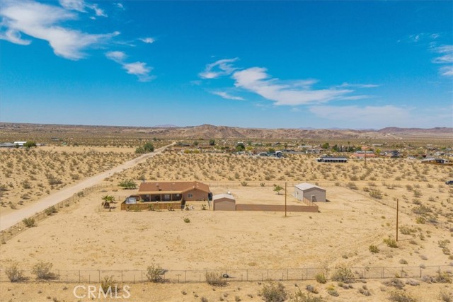 63357 Uranium Road, Joshua Tree CA: https://media.crmls.org/medias/7a766874-9a33-4a5b-867d-6f3d875bd135.jpg