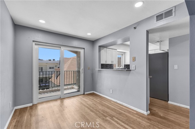 520 N Louise Street, Glendale CA: https://media.crmls.org/medias/7a770e3c-1240-43e9-988e-b44c01f7cf0c.jpg