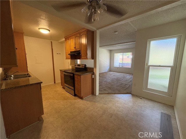 Detail Gallery Image 4 of 11 For 1030 W Macarthur Bld #103,  Santa Ana,  CA 92707 - 1 Beds | 1 Baths